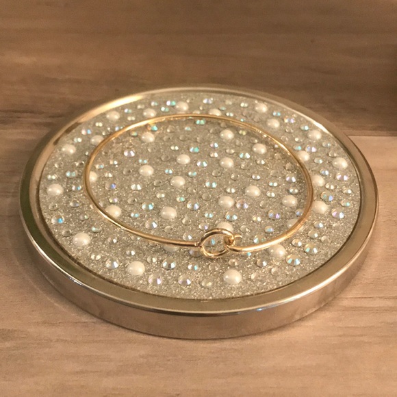 Minimal Gold “O” Ring Bracelet by H&M - Picture 2 of 3